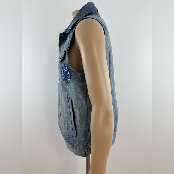 Southpole Distressed Sleeveless Denim Vest, Men's Size Medium, Assorted Patches - Picture 7 of 16